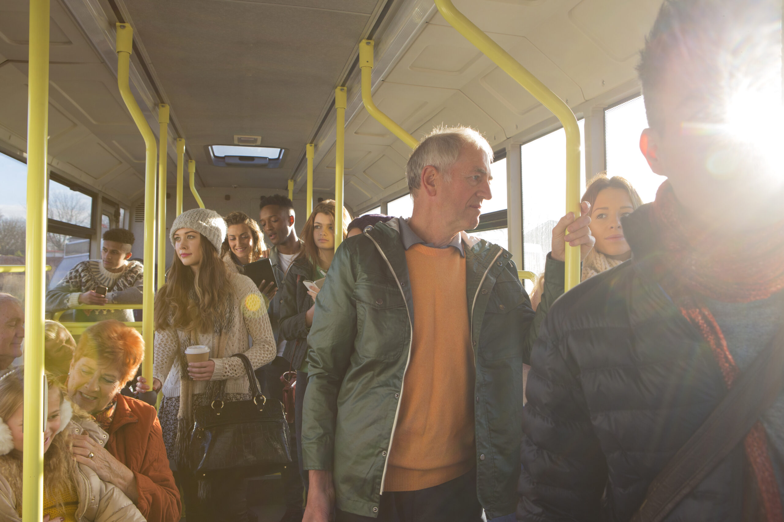 Ludzie w autobusie